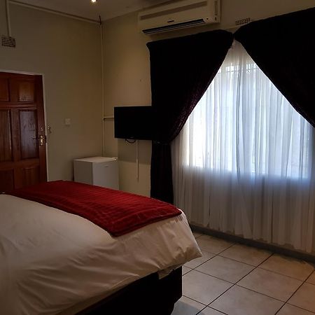 Batho Pele Lodge Γκαμπορόνε Εξωτερικό φωτογραφία