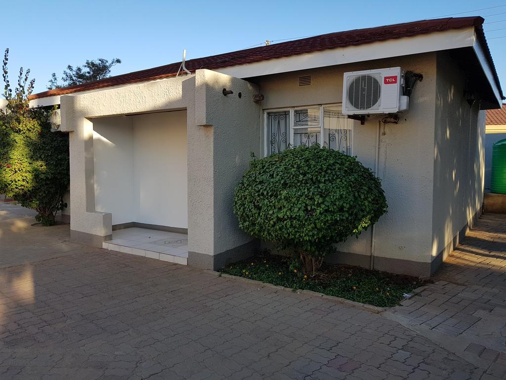 Batho Pele Lodge Γκαμπορόνε Εξωτερικό φωτογραφία